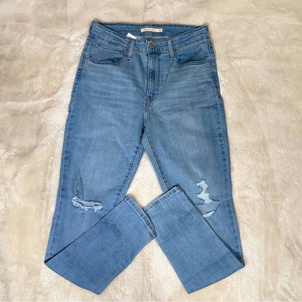 Levi's Women's High Rise Light Blue Jeans